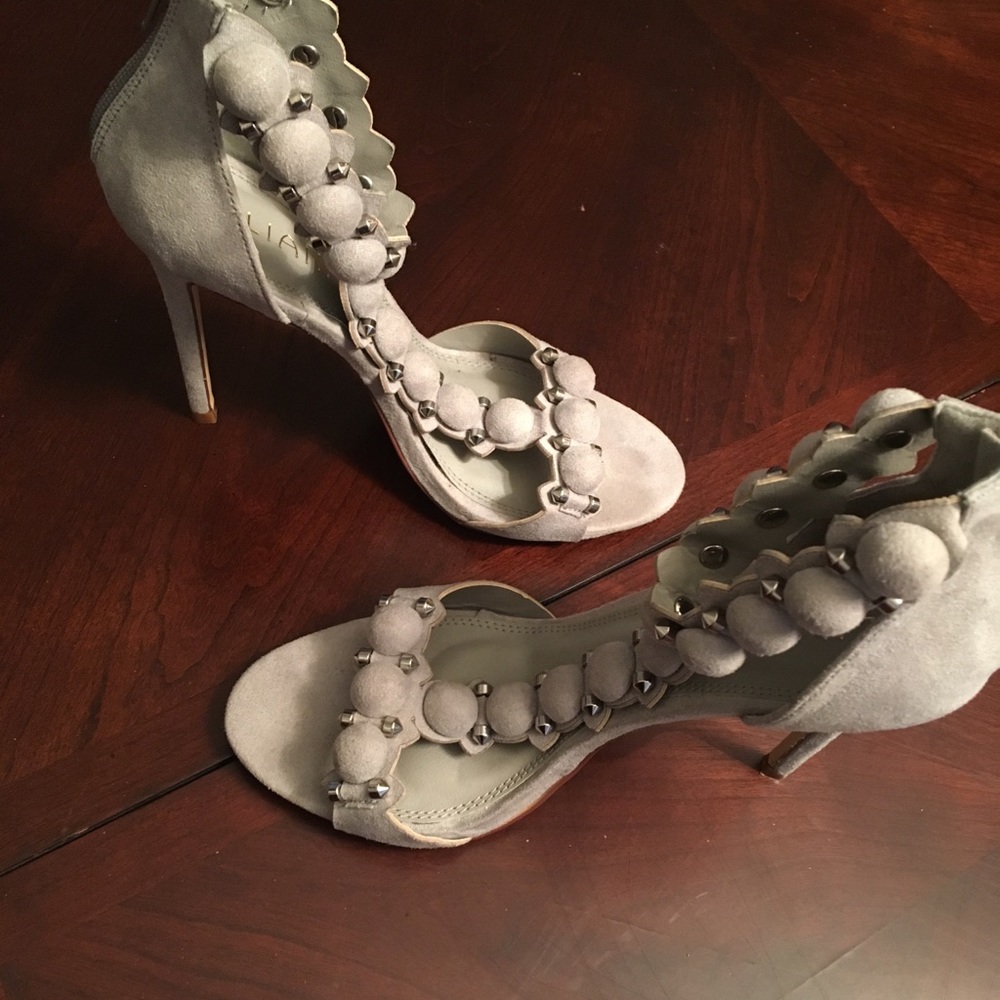 Lt. Grey Suede Heels - Picture 5 of 5